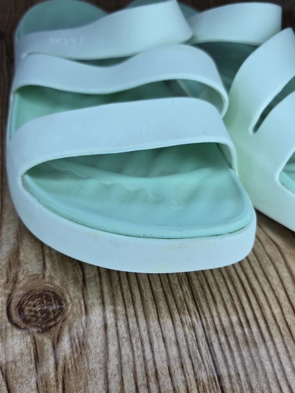 Crocs Mint Green Getawat Sandals‎ Size 10